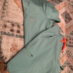 Women’s FIGS Sage Green Size M